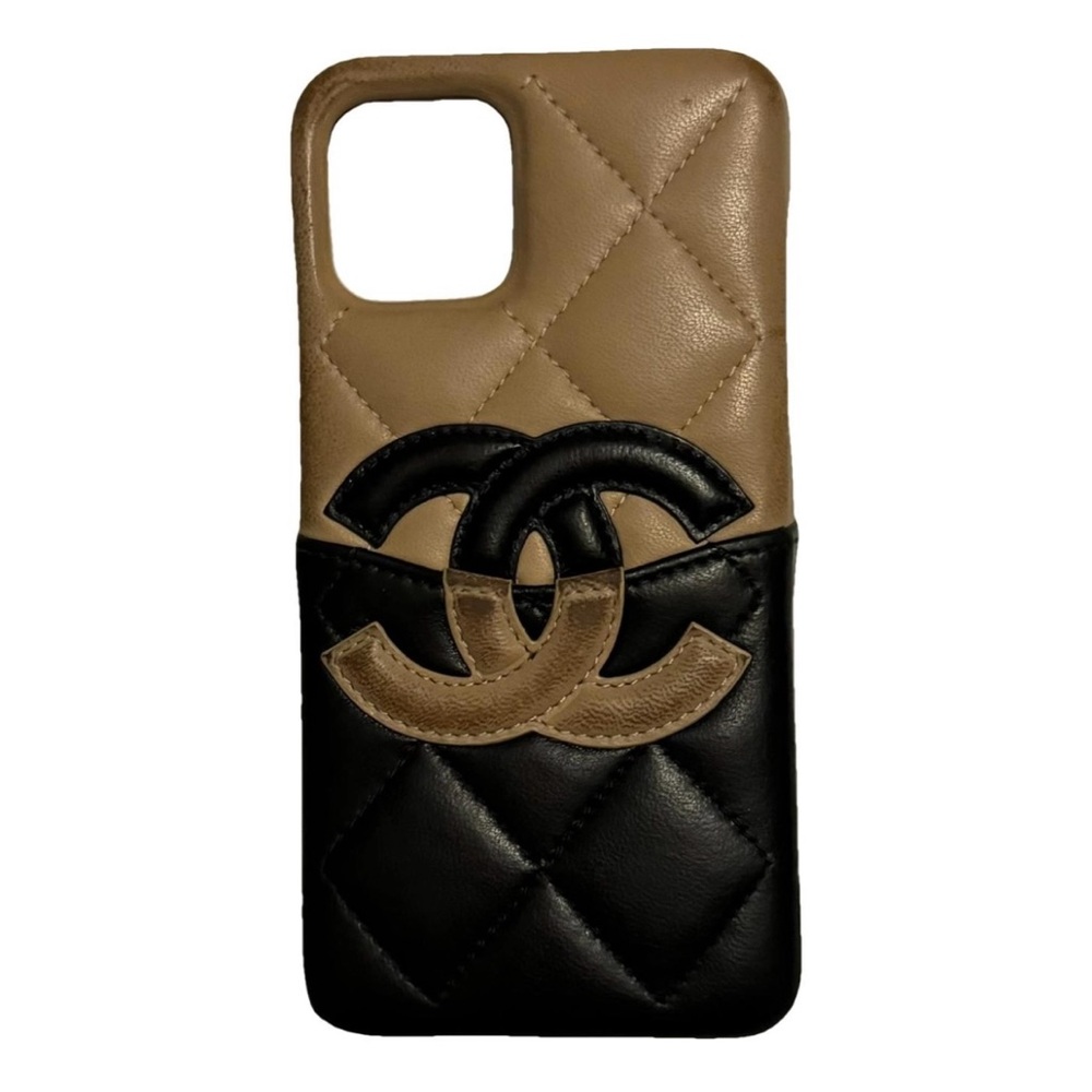 AUTHENTIC CHANEL Tan Black Matelasse Leather Interlocking CC Quilted Phone Case